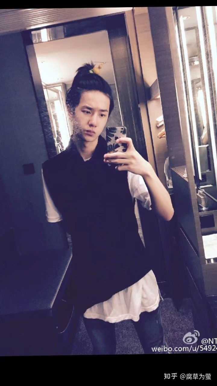 如何看待王一博的长相?