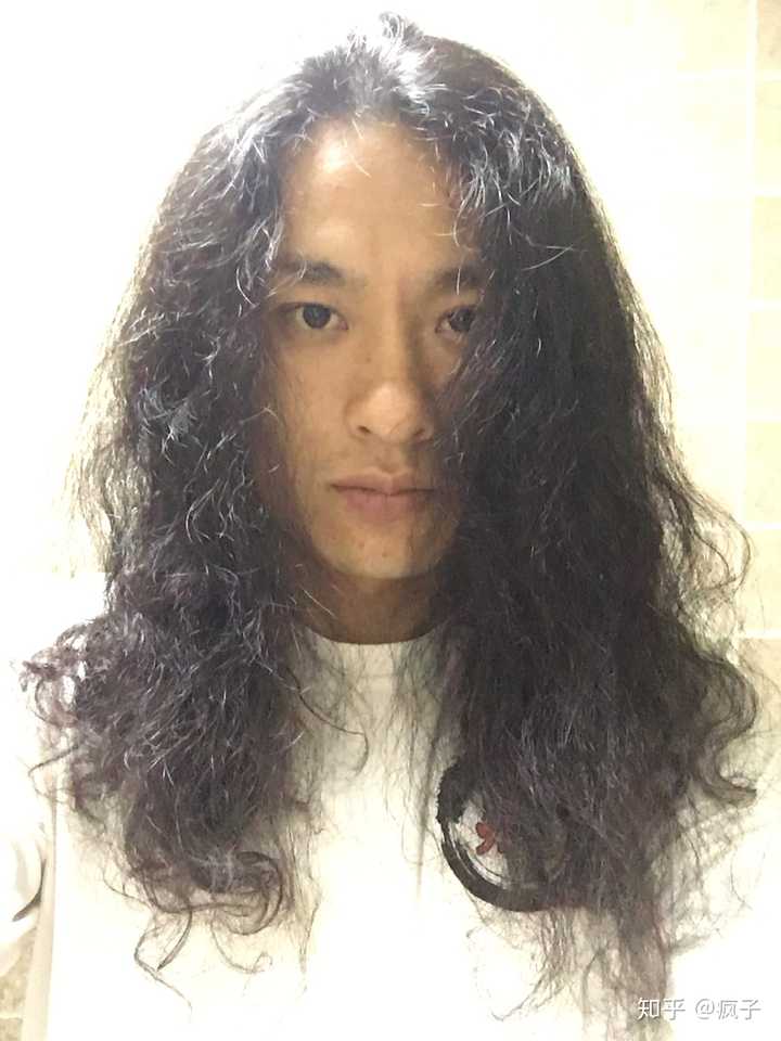 自来卷男生留长发是怎么样的一种体验