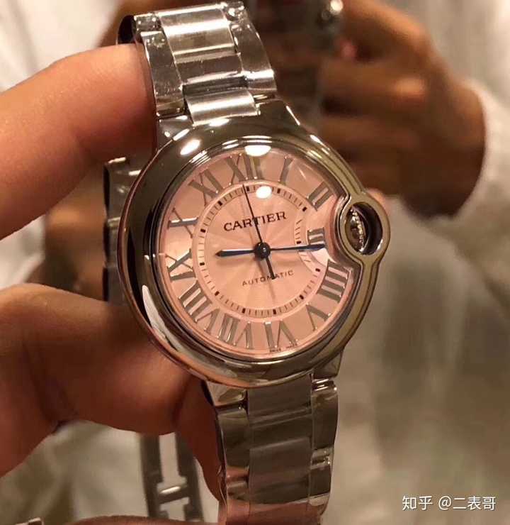 4、哪个更好，卡地亚手表还是欧米茄手表？准备花3万左右买一块手表。懂的请指点。 