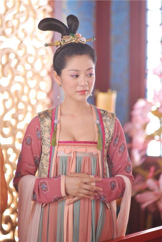 《武媚娘传奇》中的服饰有哪些不妥的地方?