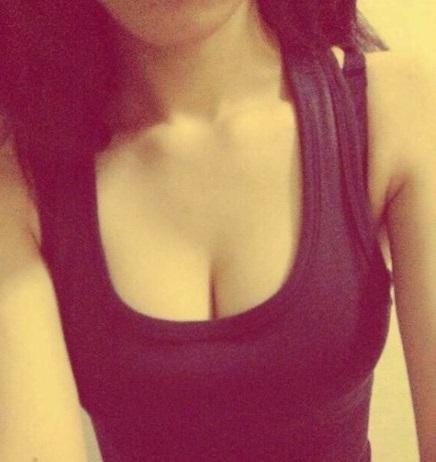 夏天穿什么样的衣服才看不到<em>胸罩痕迹</em>? - 知乎