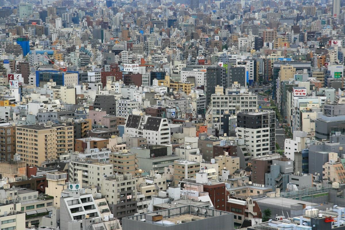 为什么日本人口密度大于中国，在日本流行的却是个人占地面积较大的二层建筑? - 小菜包子头的回答 - 知乎