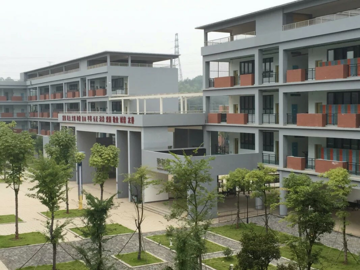 在湖南省株洲市第二中学就读是怎样的体验?