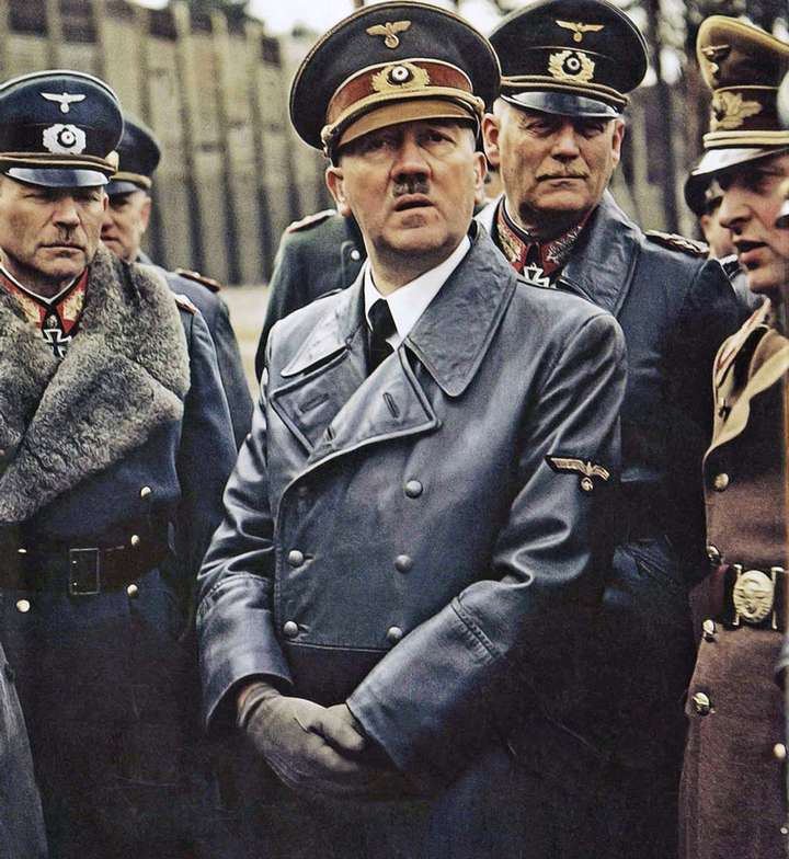 在这一思想指导下,由纳粹艺术家设计,hugo boss生产的制服优雅,得体