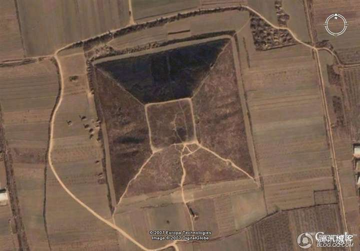 结果老外在google earth上发现大惊小怪称为西安金字塔