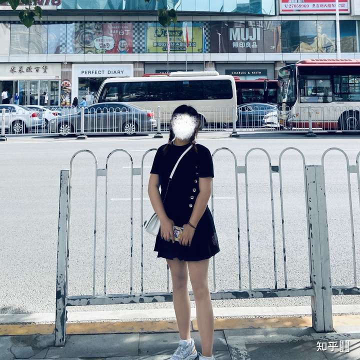 想知道身高一米六体重一百斤身材是啥样的?