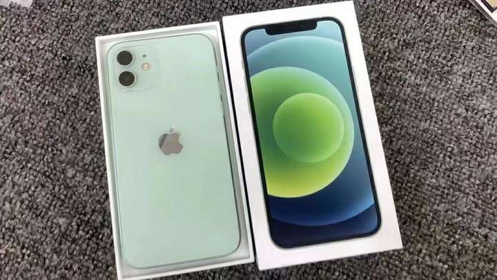 iPhone11promax绿色,iPhone11promax绿色 12.7,现在买二手11promax好还是12好?