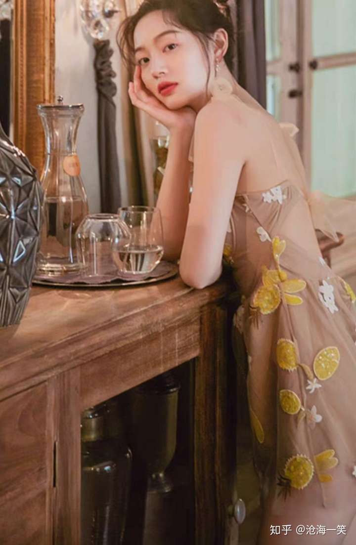 女生喜欢看性感美女正常吗?
