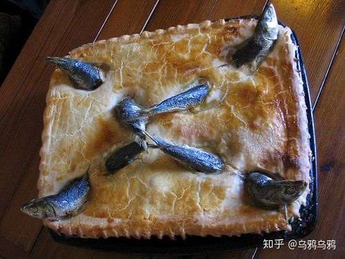 鱼派里,称为stargazy pie的,必须把鱼头露出来. 龙虾仰望星空