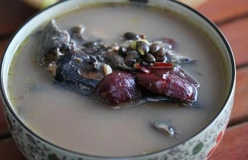 黑豆塘虱鱼汤