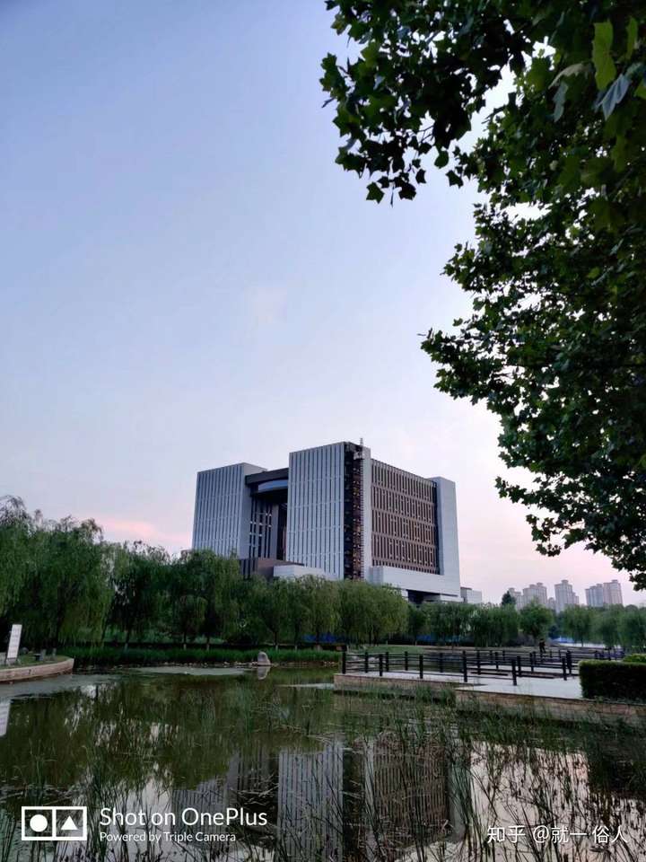 我想问一下平顶山学院和新乡学院哪个好?