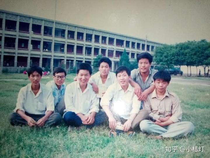 小桔灯 67 郑州大学法律硕士 从1979年到2000年,全国一千多所中师