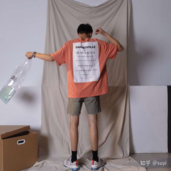 瘦瘦的男生怎么搭配衣服?