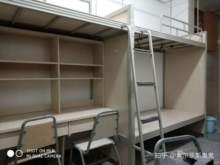 西南民族大学和成都信息工程大学哪个比较好?