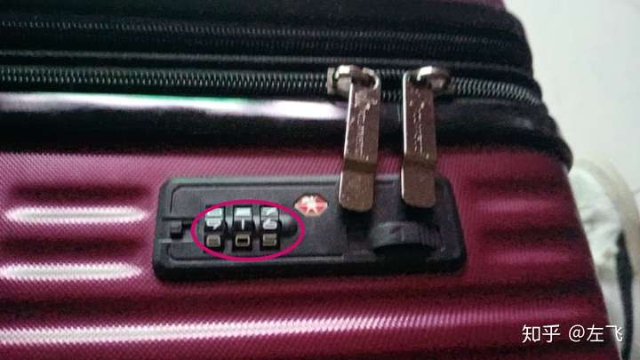 行李箱密码锁打不开该怎么办?像这种的怎么弄?