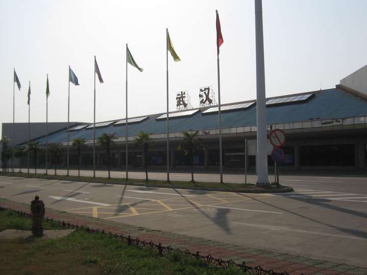 第一次去机场,那时候的武汉天河机场是这个样子的