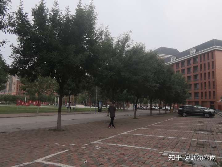 想要河南科技学院本科校区的宿舍图片,真实的.