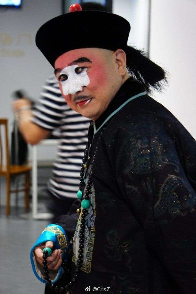 ②丑角演员