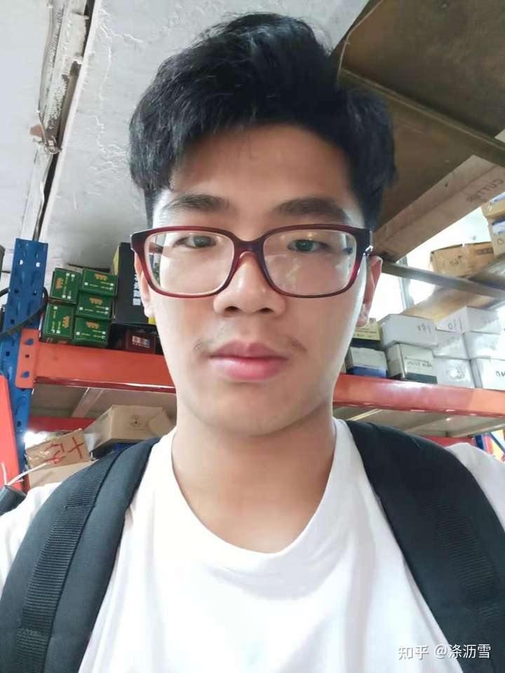 男生长得丑还留长发是什么体验?