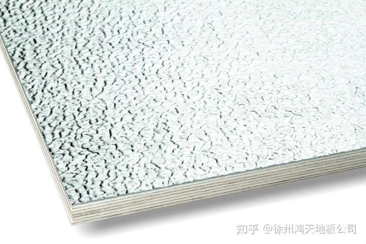 纹孔腔:由纹孔膜到细胞腔的全部空隙 纹孔室:为纹孔膜与纹孔缘之间的