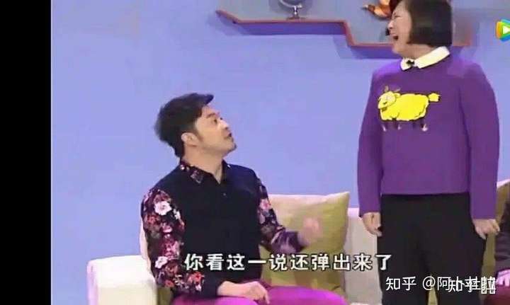 如何评价春晚小品《每逢佳节被催婚》传递的三观?