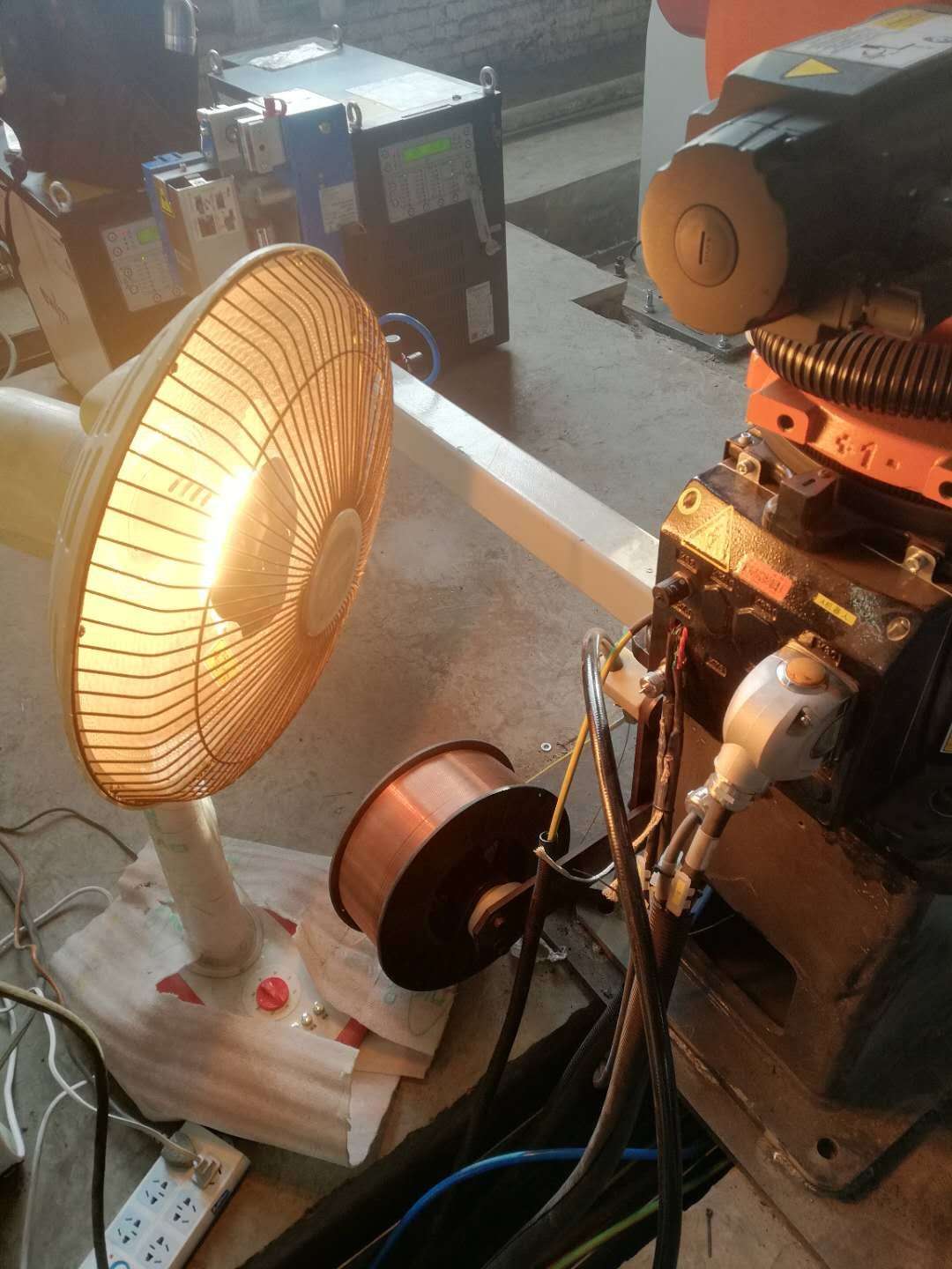 李俊雨机器人应用工程师(假的,就是个调试的苦力)
