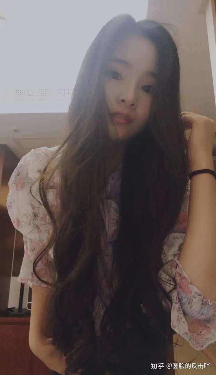 肤白貌美 身材绝好的小姐姐