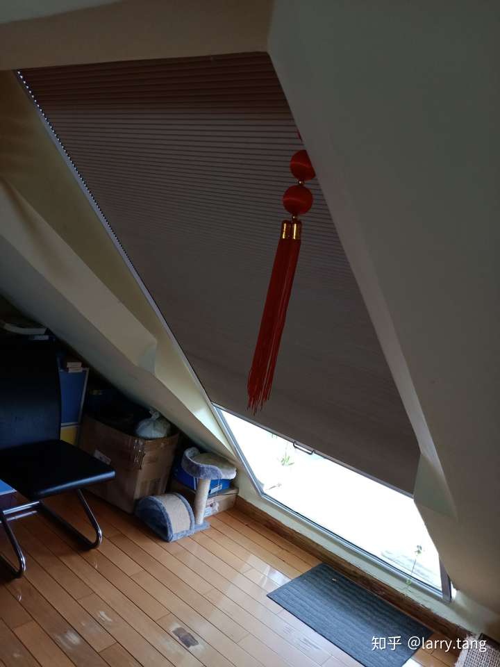 阁楼斜墙面门洞该如何封闭,隔热?