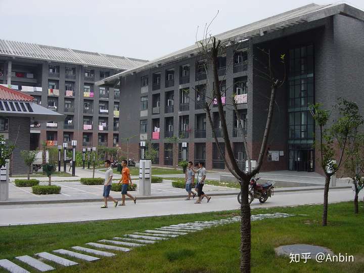 西安建筑科技大学草堂校区宿舍怎么样?