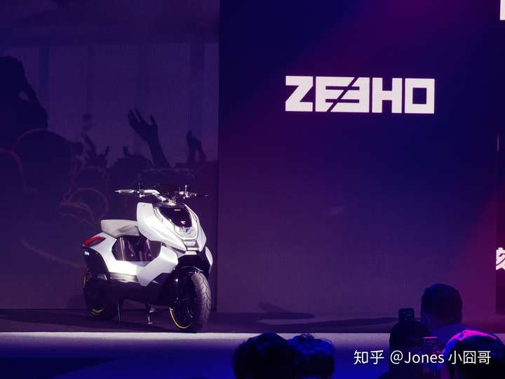 如何评价zeeho电动车?