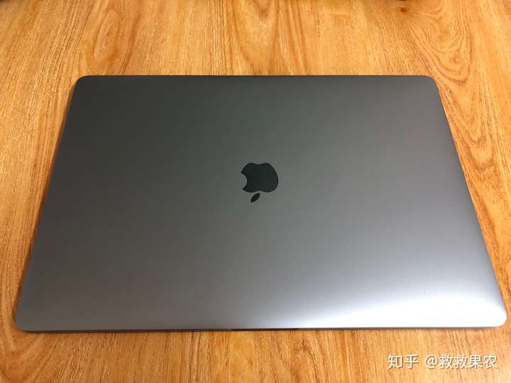 8千买一个macbook pro15寸2018款普通版16g 512g,值不