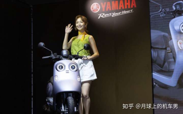 大眼仔 yamaha vinoora 125 踏板摩托车