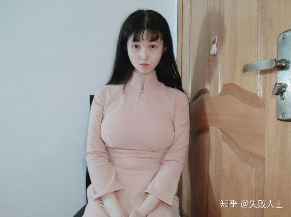 xiao e是宝藏女孩吗?为什么评论很多人感觉素质高在劝