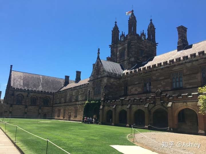 顺带说一句,悉尼大学校园很漂亮.