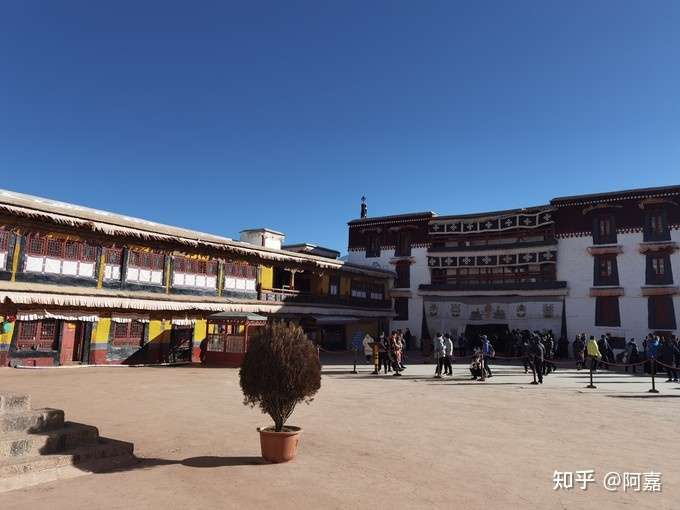 西藏较为小众的景点: 拉萨四大林寺:功德林寺,喜德林寺,策门林寺,丹