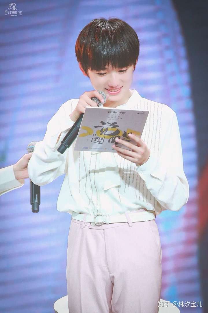宋亚轩小朋友,出道快乐,你已经是个温暖的小孩了呢.
