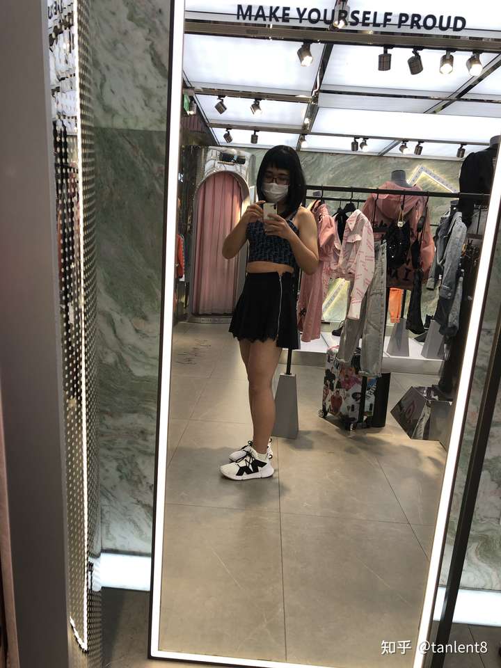 女生173cm65kg胖吗