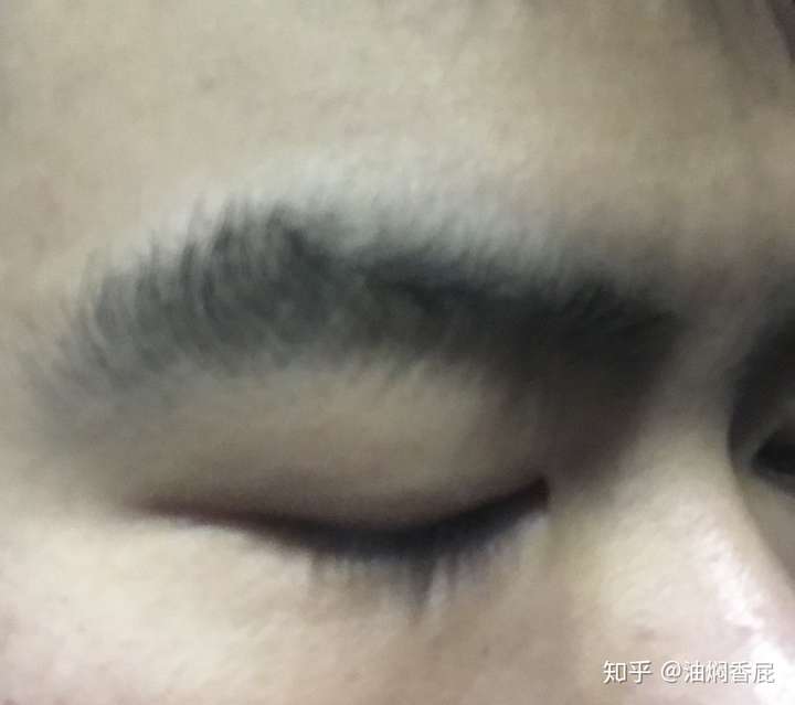 天生眉毛又浓又粗是种什么体验?