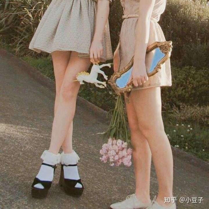 女孩子腿非常白是什么体验.