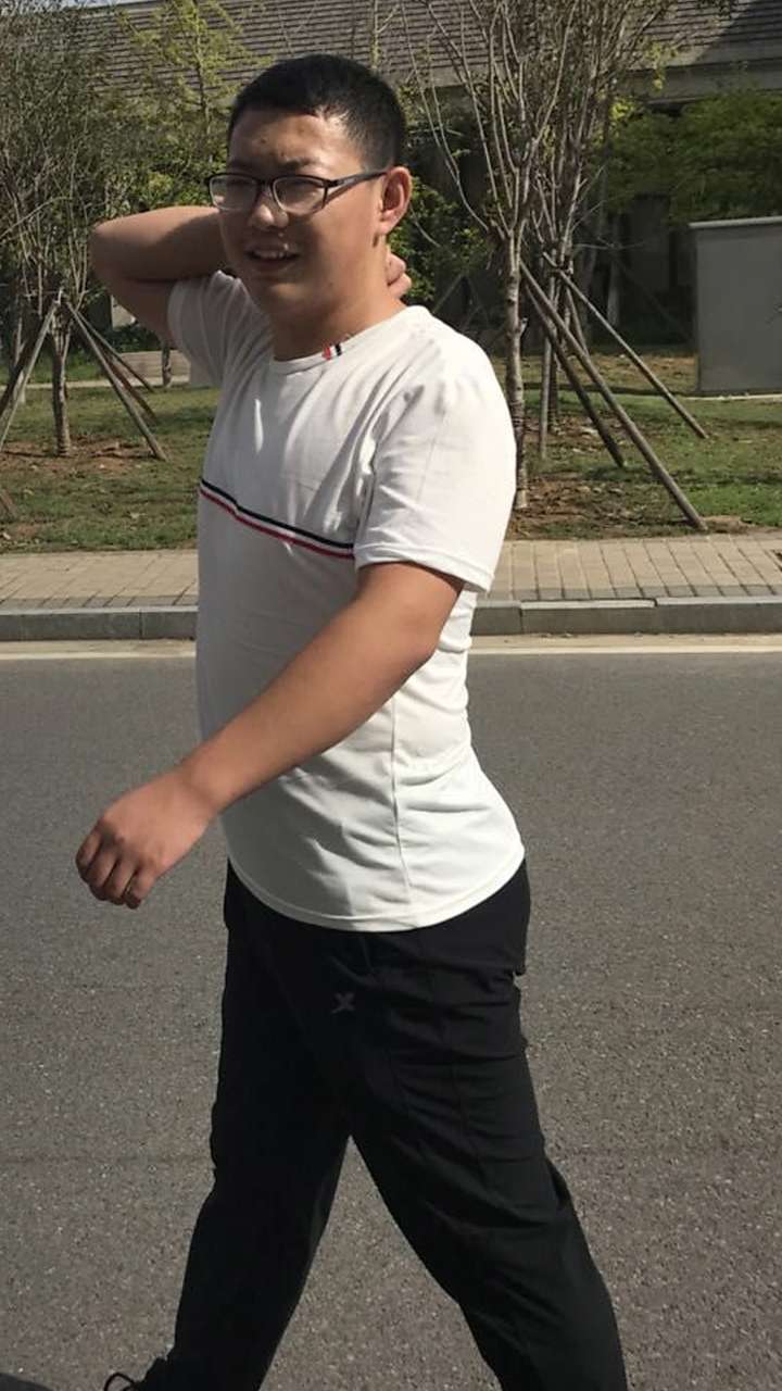172的男生150斤图片,175的男生150斤图片 高三结束身高169 150斤高四结束身高171 175斤 现在 172 65公斤