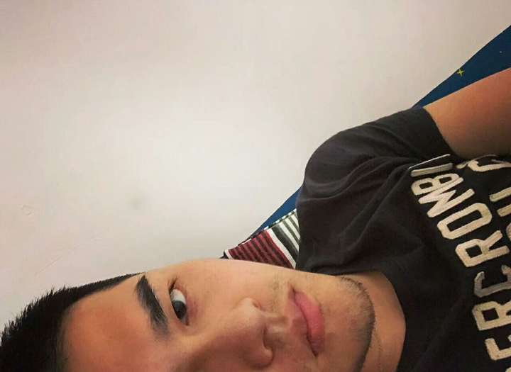 (;`) 果然人长的好看怎么拍都好看 没有很多了,朋友圈可见三天…… 看