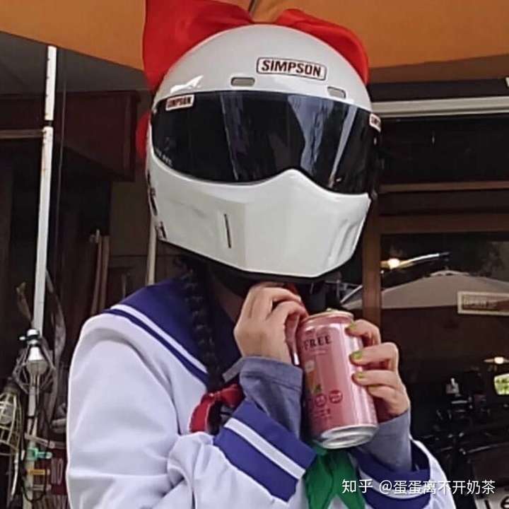 有没有这类动漫重机或头盔的头像壁纸?