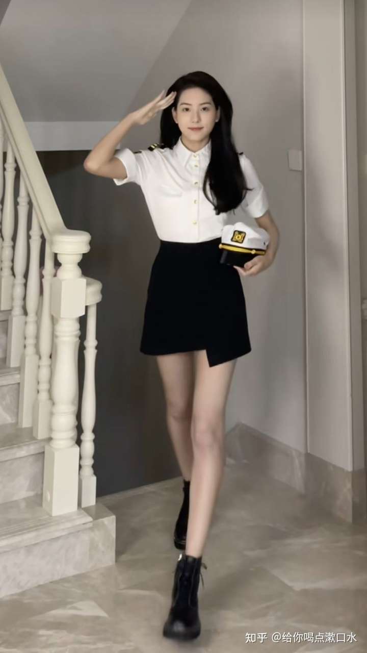 拥有一个1.7m 身高的大长腿女友是一种什么样的体验?