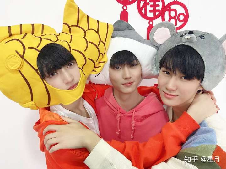 宋亚轩      刘耀文 tfboys王源 时代少年团 王源 时代少年团