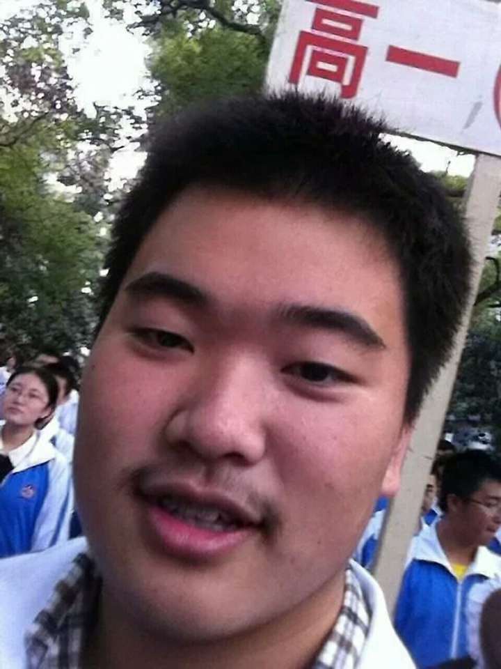 有一个很丑的男朋友是什么感觉?你当初为何选择他?