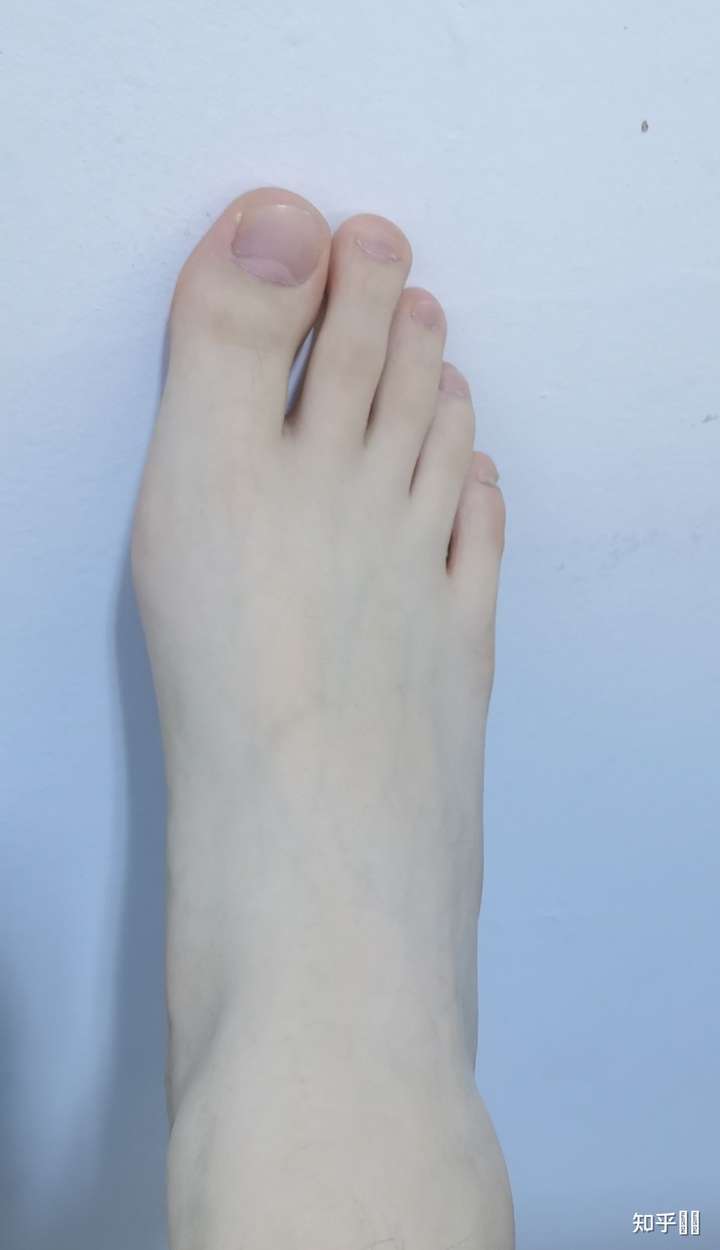 女生的脚底好看吗?