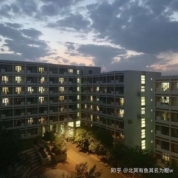 大连外国语大学有哪些特色建筑?