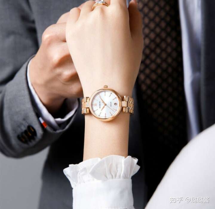 女士戴什么牌子的手表比较好,中年女士戴什么牌子的手表比较好？