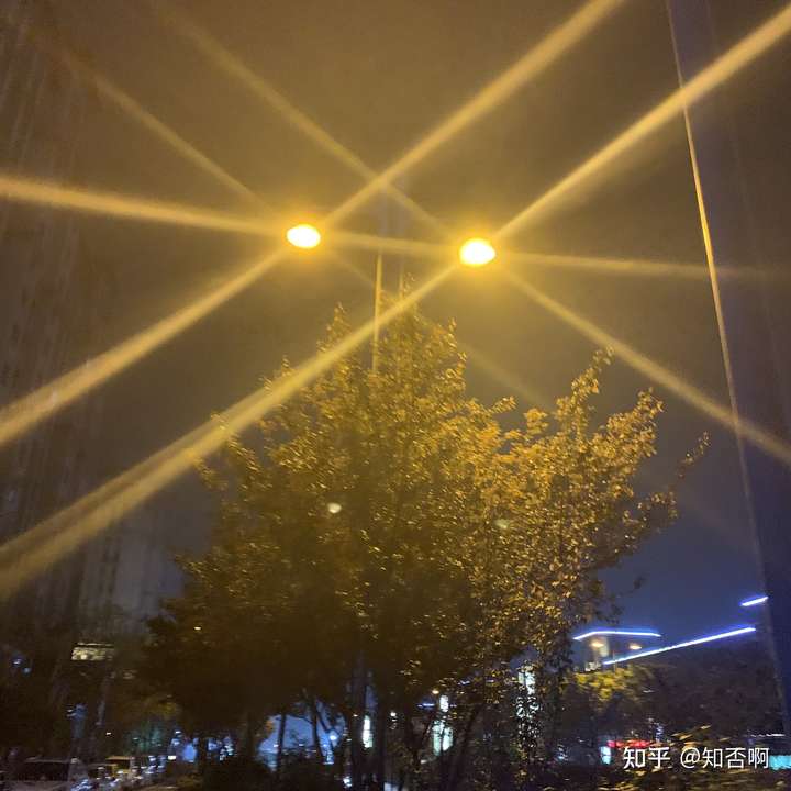 附上昨天晚上下班随手一拍的照片.