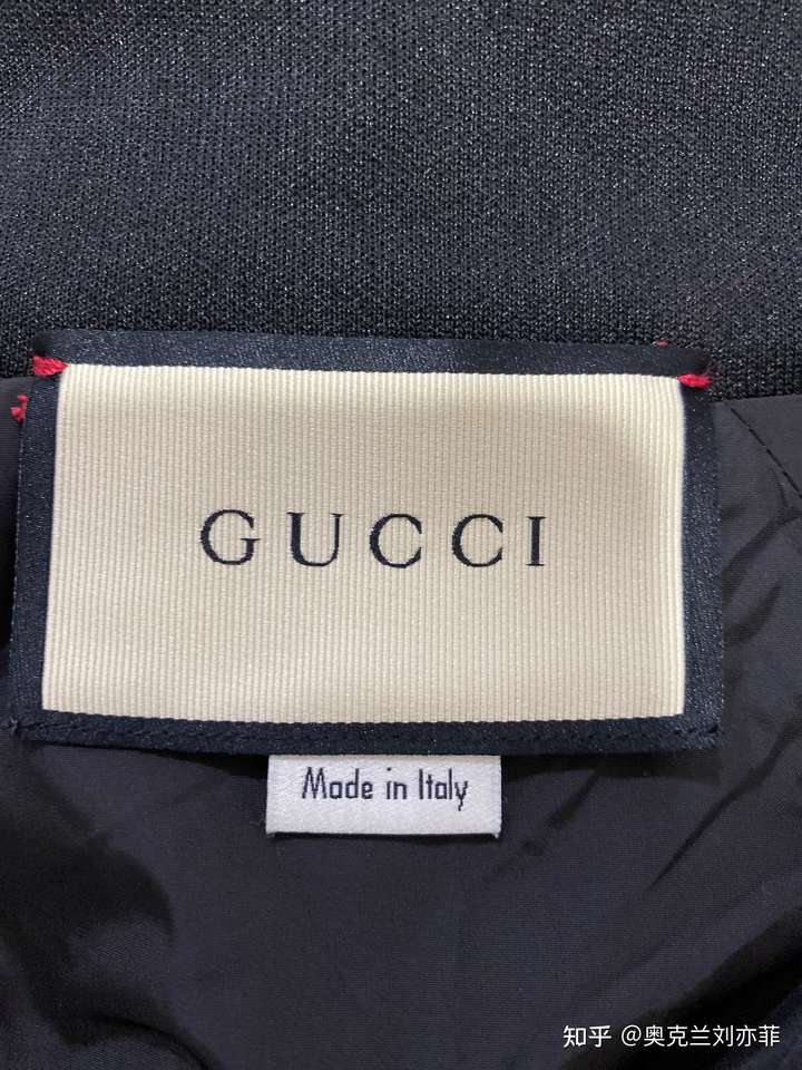 gucci蛇纹外套真假,gucci蛇纹外套侧边 gucci蛇纹外套如何辩真假?